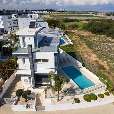 Seaside Luxury Villa Paralimni Exterior foto