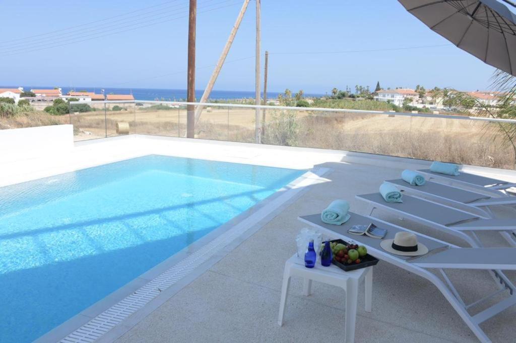 Seaside Luxury Villa Paralimni Exterior foto